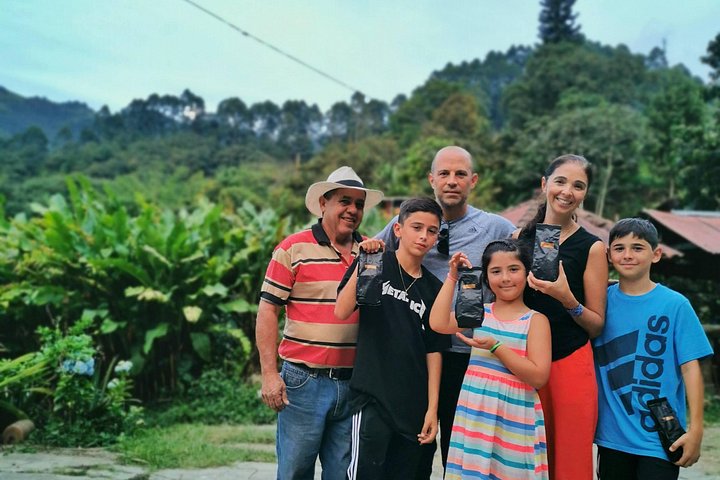 Découvrez une visite privée d'une ferme de café près de Medellín, Colombie, de la plantation à la torréfaction, photo 10 | wizardtrip