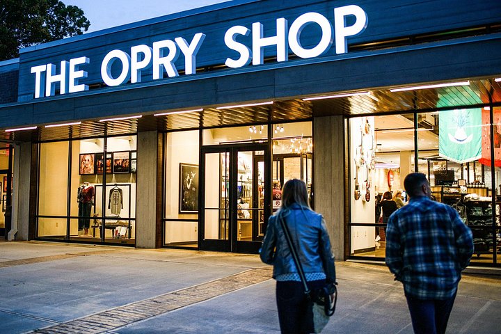 Backstage tour of the Grand Ole Opry House in Nashville, exploring country music history, photo 11 | wizardtrip