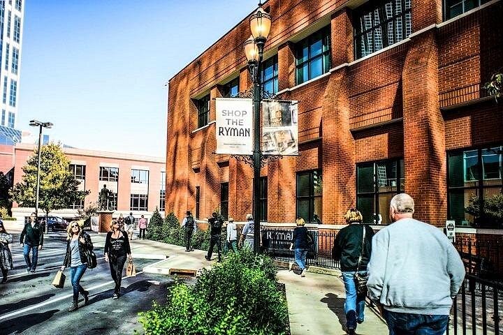 Selbstgeführte Tour durch das historische Ryman Auditorium in Nashville, inklusive Foto-Möglichkeit auf der Bühne, Foto 9 | wizardtrip