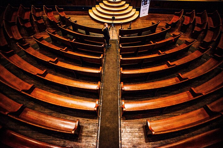 Selbstgeführte Tour durch das historische Ryman Auditorium in Nashville, inklusive Foto-Möglichkeit auf der Bühne, Foto 11 | wizardtrip