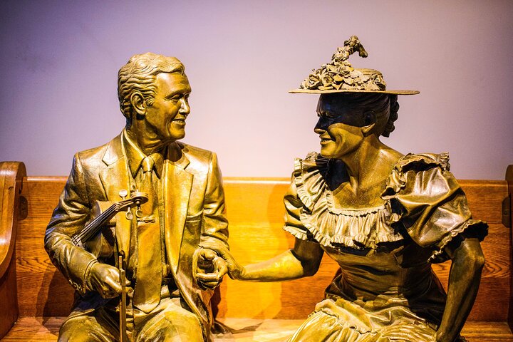 Selbstgeführte Tour durch das historische Ryman Auditorium in Nashville, inklusive Foto-Möglichkeit auf der Bühne, Foto 12 | wizardtrip