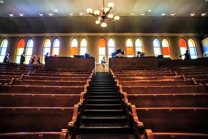 Selbstgeführte Tour durch das historische Ryman Auditorium in Nashville, inklusive Foto-Möglichkeit auf der Bühne, Foto 14 | wizardtrip
