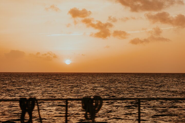 Segeltörn bei Sonnenuntergang auf Aruba | wizardtrip
