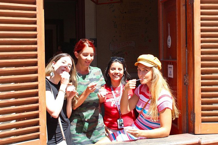 Lima food tour in Barranco tasting Peruvian dishes and drinks, photo 13 | wizardtrip