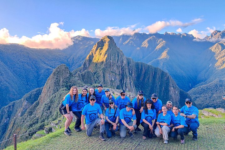 Trekking pelos Andes até Machu Picchu, com paisagens montanhosas deslumbrantes e ruínas antigas, foto 13 | wizardtrip
