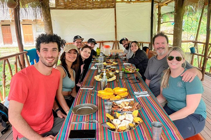 Trekking pelos Andes até Machu Picchu, com paisagens montanhosas deslumbrantes e ruínas antigas, foto 18 | wizardtrip