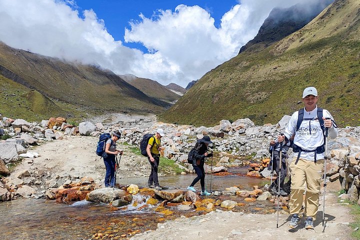 Trekking pelos Andes até Machu Picchu, com paisagens montanhosas deslumbrantes e ruínas antigas, foto 23 | wizardtrip