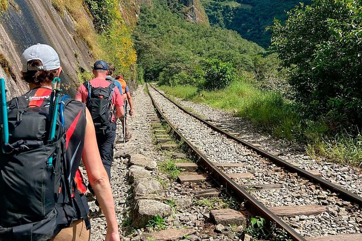 Trekking pelos Andes até Machu Picchu, com paisagens montanhosas deslumbrantes e ruínas antigas, foto 24 | wizardtrip