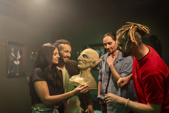 Behind-the-scenes tour of Wētā Workshop in Wellington, showcasing movie props and creatures, photo 6 | wizardtrip