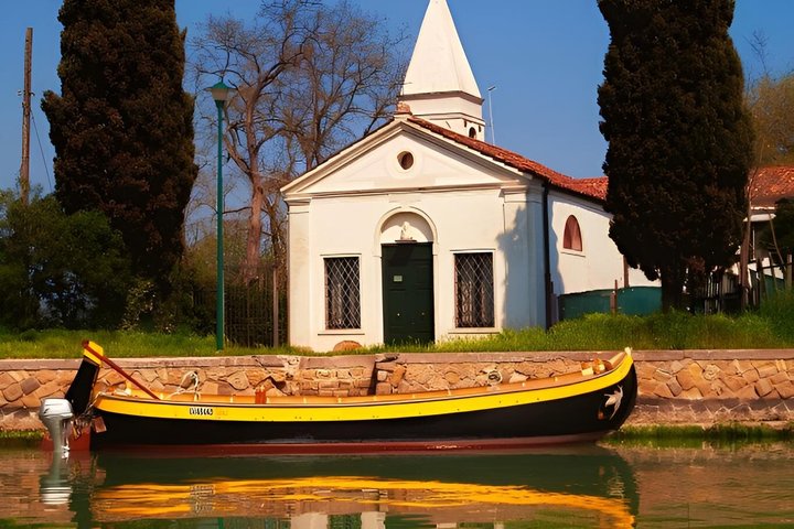 Venetiansk Bragozzo-båd sejler i lagunen ved solnedgang med Prosecco, foto 8 | wizardtrip