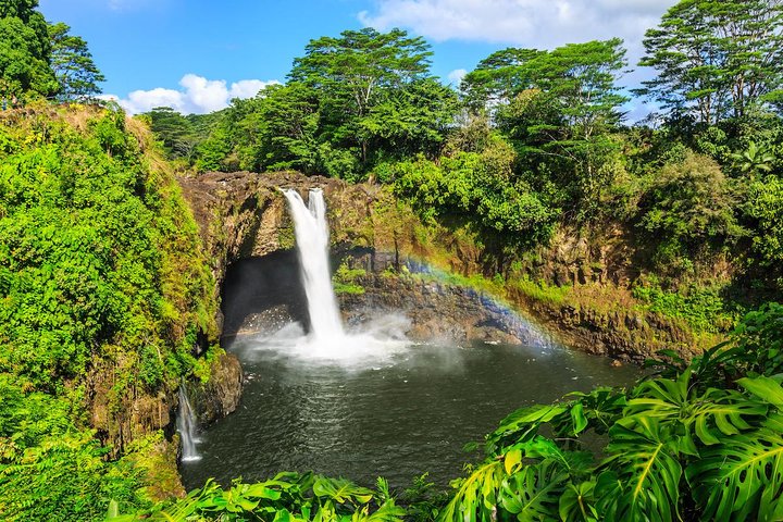 Full-day tour of Big Island, Hawaii, showcasing volcanoes, waterfalls, and unique landscapes, photo 1 | wizardtrip