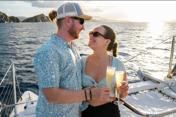 Champagne Sunset Sail from Margaritaville | wizardtrip