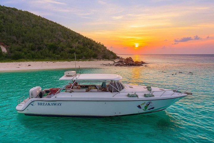 Cocktail Sunset Cruise from Sapphire Beach Resort | wizardtrip