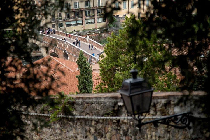 Food and wine walking tour in Verona, Italy, exploring local delicacies and hidden streets, photo 26 | wizardtrip