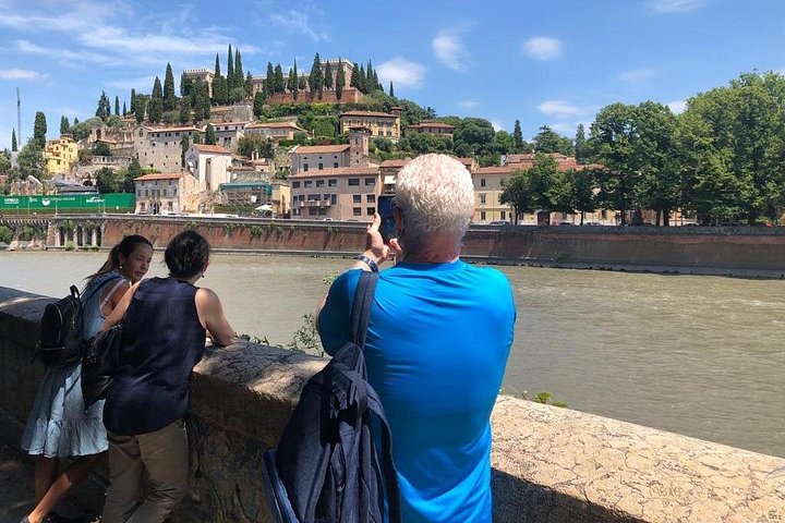 Food and wine walking tour in Verona, Italy, exploring local delicacies and hidden streets, photo 34 | wizardtrip