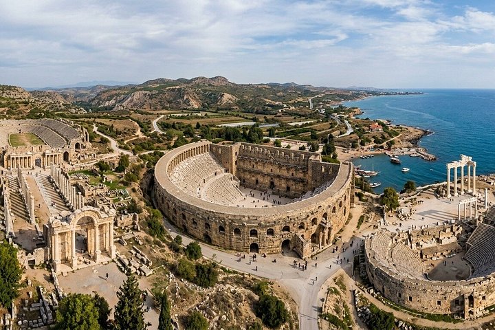 Circuit Perge Aspendos Side et Cascade de Manavgat | wizardtrip