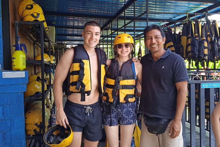 Wildwaterraftavontuur op de Ayung Rivier in Ubud, Bali, met weelderige groene omgeving en optionele watervalbezoeken, foto 14 | wizardtrip