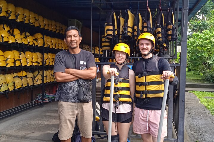 Wildwaterraftavontuur op de Ayung Rivier in Ubud, Bali, met weelderige groene omgeving en optionele watervalbezoeken, foto 18 | wizardtrip