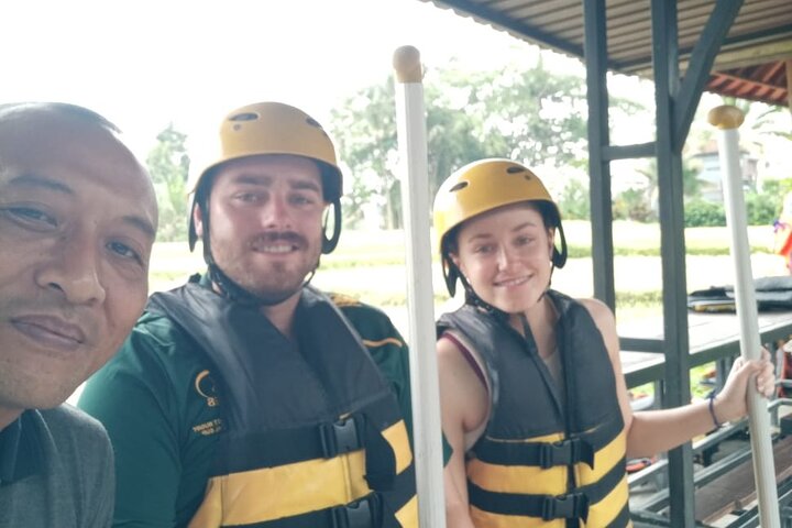 Wildwaterraftavontuur op de Ayung Rivier in Ubud, Bali, met weelderige groene omgeving en optionele watervalbezoeken, foto 24 | wizardtrip