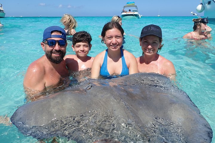 Experimente Stingray City, Starfish Point e Coral Gardens nesta aventura em Grand Cayman, foto 10 | wizardtrip