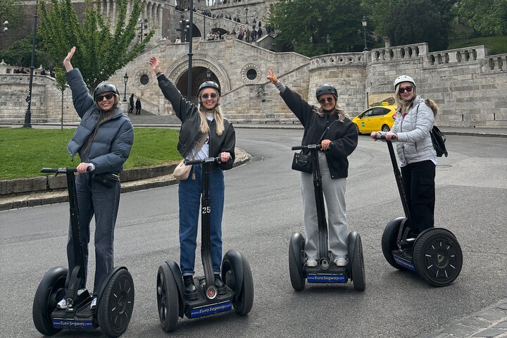 Explore Budapest's historic landmarks and scenic views on an exciting Segway tour, photo 7 | wizardtrip