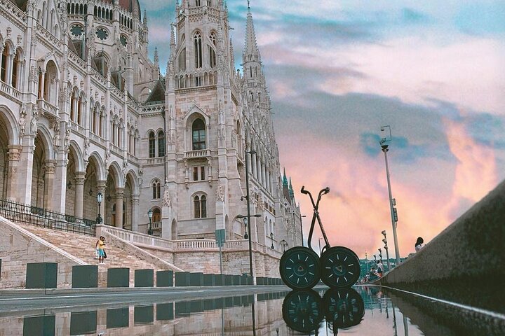 Explore Budapest's historic landmarks and scenic views on an exciting Segway tour, photo 11 | wizardtrip