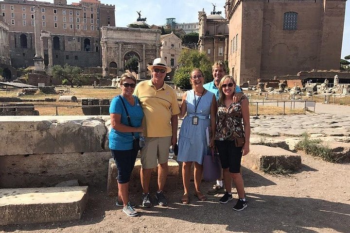 Private Tour durch das Kolosseum und Forum Romanum in Rom, Italien, mit antiken Ruinen und historischen Stätten, Foto 9 | wizardtrip