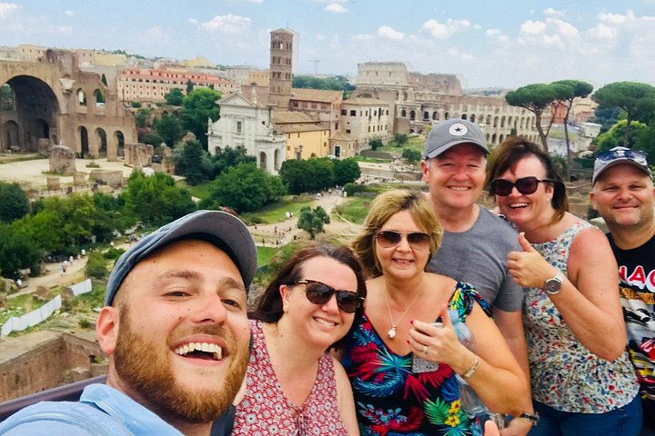 Private Tour durch das Kolosseum und Forum Romanum in Rom, Italien, mit antiken Ruinen und historischen Stätten, Foto 14 | wizardtrip