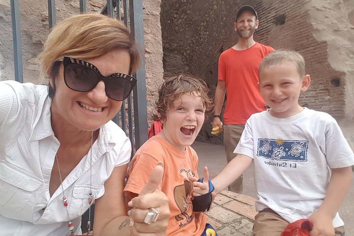 Private Tour durch das Kolosseum und Forum Romanum in Rom, Italien, mit antiken Ruinen und historischen Stätten, Foto 16 | wizardtrip