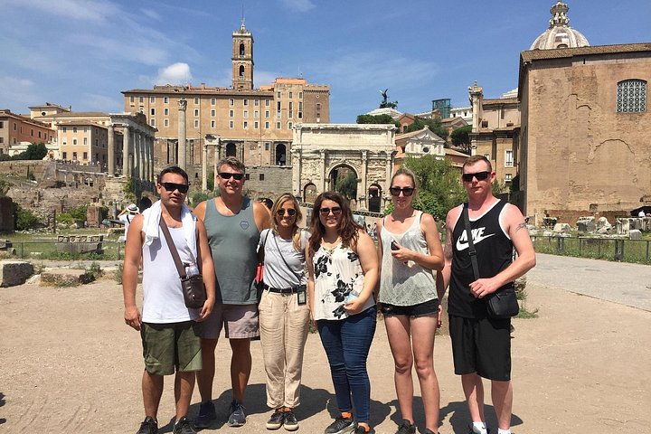 Verken het Colosseum, Romeinse Forum en Palatijnse Heuvel tijdens een tour in kleine groep in Rome, foto 11 | wizardtrip