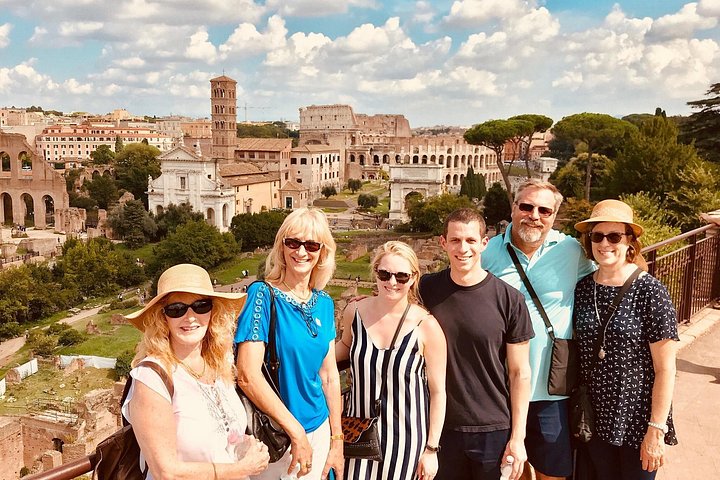 Verken het Colosseum, Romeinse Forum en Palatijnse Heuvel tijdens een tour in kleine groep in Rome, foto 15 | wizardtrip