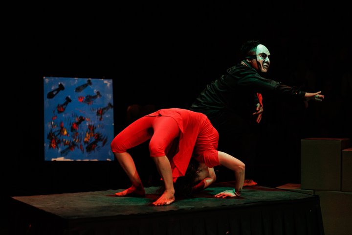 Akrobatiska artister på Phare Circus i Siem Reap, Kambodja, som visar en blandning av traditionella och moderna cirkuskonster, foto 21 | wizardtrip