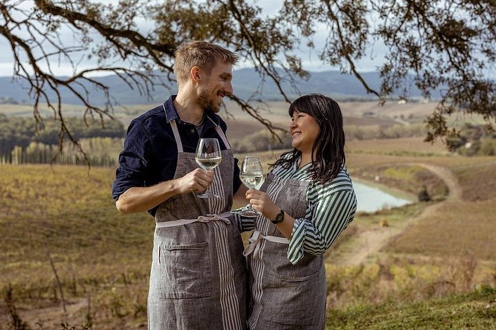 Praktisk toscansk madlavningskursus med udsigt over vinmarkerne og Brunello-vinsmagning i Siena, Italien, foto 8 | wizardtrip