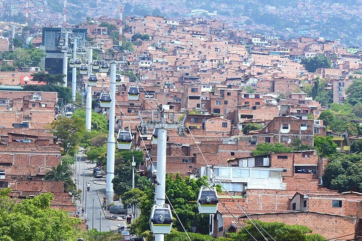 Entdecken Sie die lebendige Straßenkunst, ikonischen Sehenswürdigkeiten und atemberaubenden Stadtlandschaften von Medellín auf dieser umfassenden Tour, Foto 8 | wizardtrip