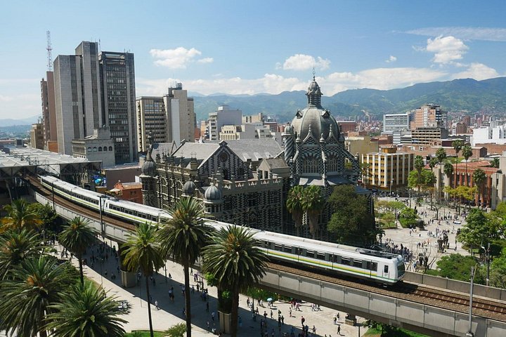 Entdecken Sie die lebendige Straßenkunst, ikonischen Sehenswürdigkeiten und atemberaubenden Stadtlandschaften von Medellín auf dieser umfassenden Tour, Foto 10 | wizardtrip