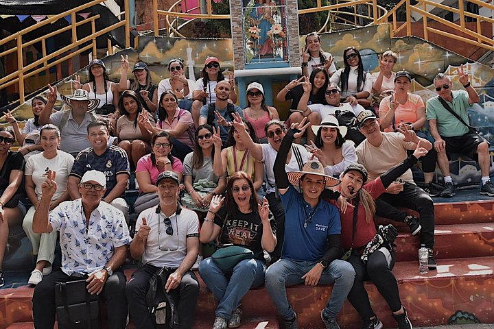 Entdecken Sie die lebendige Straßenkunst, ikonischen Sehenswürdigkeiten und atemberaubenden Stadtlandschaften von Medellín auf dieser umfassenden Tour, Foto 16 | wizardtrip