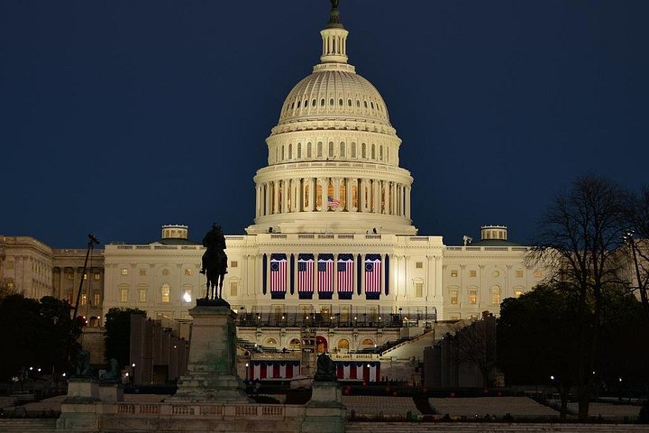 Privat nattur av opplyste Washington DC-monumenter, inkludert Lincoln Memorial og White House, foto 8 | wizardtrip