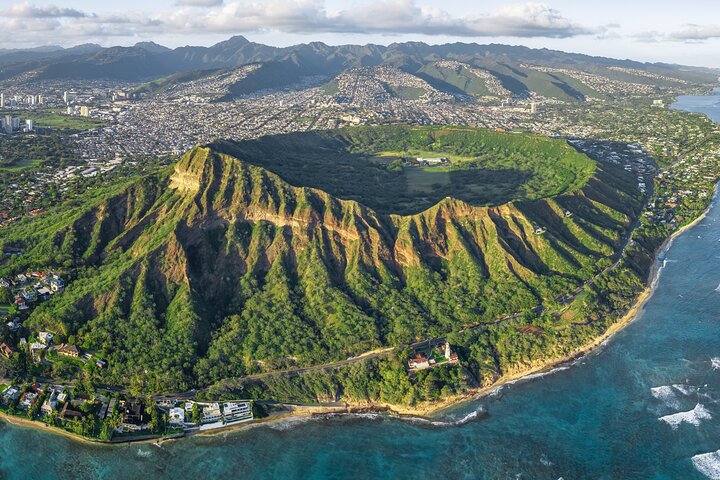 Diamond Head Hike Shuttle met reserveringstickets inbegrepen | wizardtrip