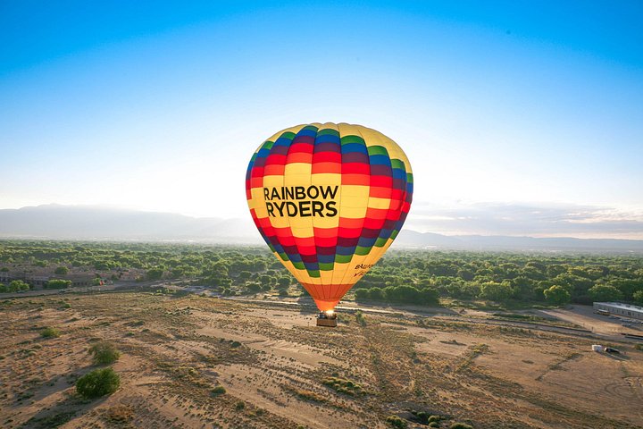 Heteluchtballonvaart bij zonsopgang boven de Rio Grande Valley van Albuquerque, foto 13 | wizardtrip