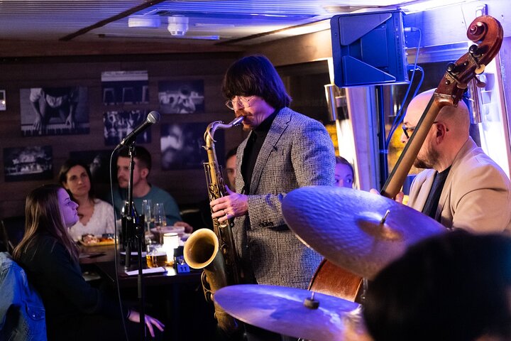 Live-Jazzmusik-Kreuzfahrt auf der Moldau in Prag, Foto 18 | wizardtrip