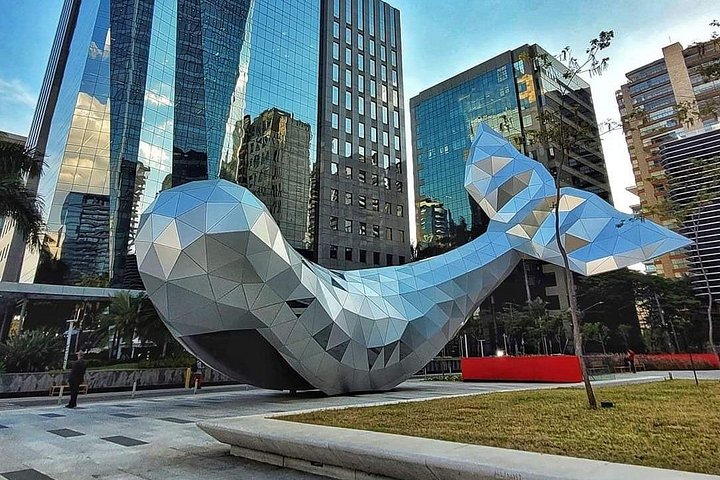 Tour guiado privado explorando os marcos icônicos de São Paulo, distritos culturais e arte de rua vibrante, foto 18 | wizardtrip