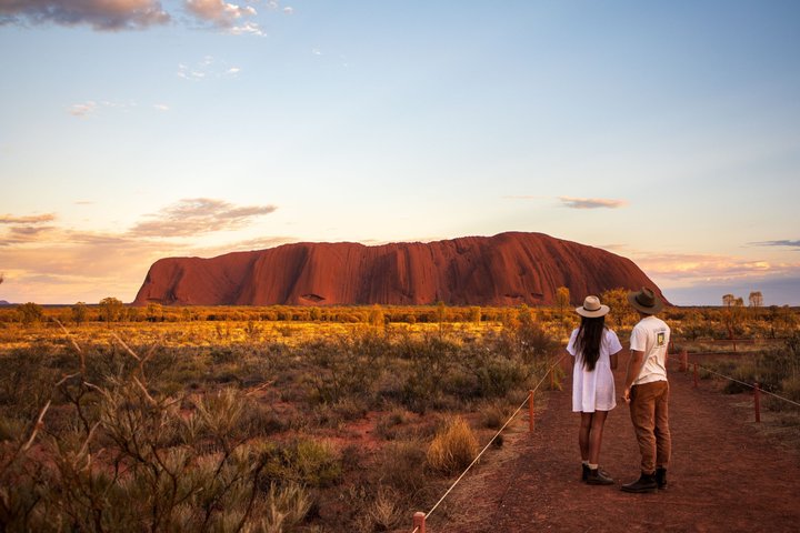 Passeio de um dia inteiro a Uluru a partir de Alice Springs com pôr do sol, caminhadas guiadas e jantar de churrasco, foto 7 | wizardtrip