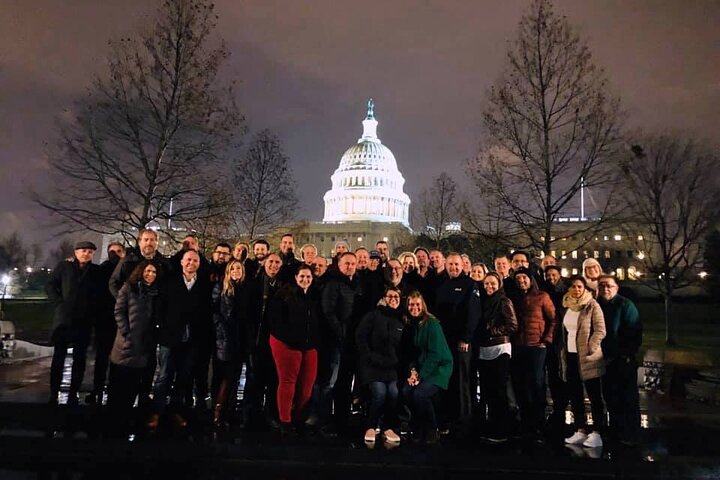 Night tour of Washington DC monuments, including the White House and Lincoln Memorial, with guided commentary, photo 8 | wizardtrip