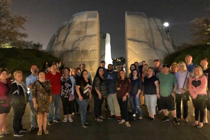Night tour of Washington DC monuments, including the White House and Lincoln Memorial, with guided commentary, photo 14 | wizardtrip