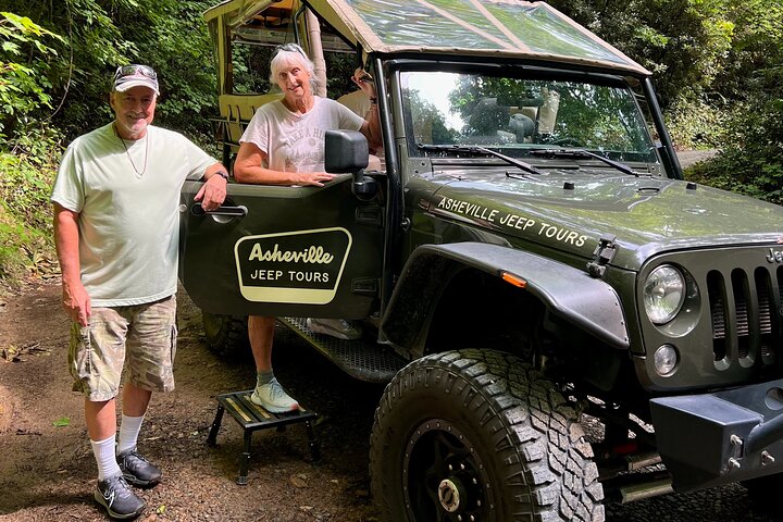 Jeep-tur til vandfald og naturskønne bjergudsigter i Asheville, USA, foto 6 | wizardtrip