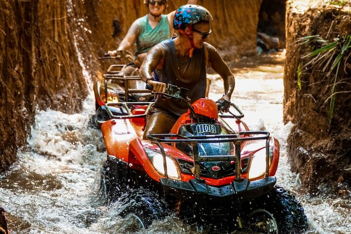 Experimente um emocionante passeio de quadriciclo em Ubud, Indonésia, navegando por trilhas na selva, cavernas e cachoeiras, foto 6 | wizardtrip