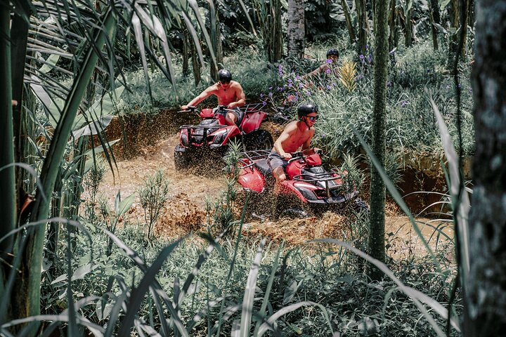 Experimente um emocionante passeio de quadriciclo em Ubud, Indonésia, navegando por trilhas na selva, cavernas e cachoeiras, foto 8 | wizardtrip