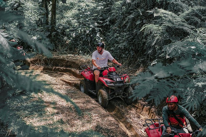 Experimente um emocionante passeio de quadriciclo em Ubud, Indonésia, navegando por trilhas na selva, cavernas e cachoeiras, foto 16 | wizardtrip