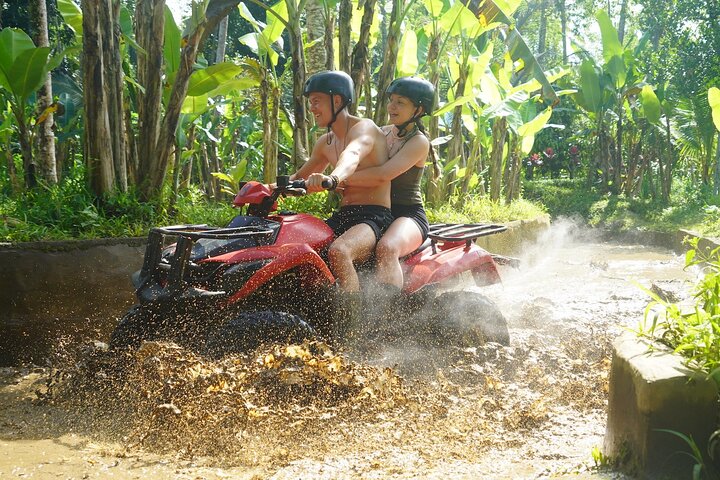 Experimente um emocionante passeio de quadriciclo em Ubud, Indonésia, navegando por trilhas na selva, cavernas e cachoeiras, foto 28 | wizardtrip