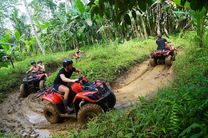 Experimente um emocionante passeio de quadriciclo em Ubud, Indonésia, navegando por trilhas na selva, cavernas e cachoeiras, foto 35 | wizardtrip